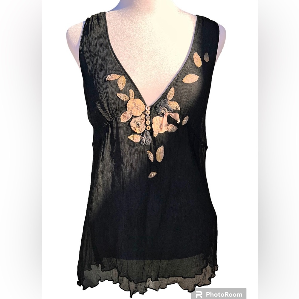 REBECCA TAYLOR Black Sheer Low Cut Lined Floral Appliqué Top! Size 8 Runs Small